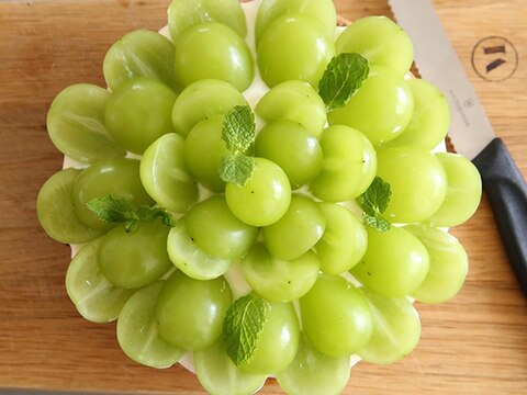 シャインマスカットのチーズケーキタルト